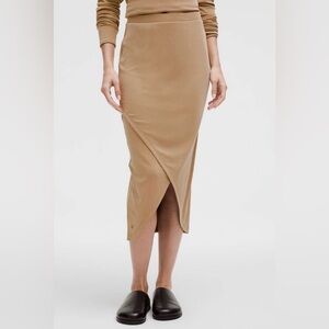 Lululemon NWT Drapey Softstreme Column Midi Skirt Filbert Tan Size XS